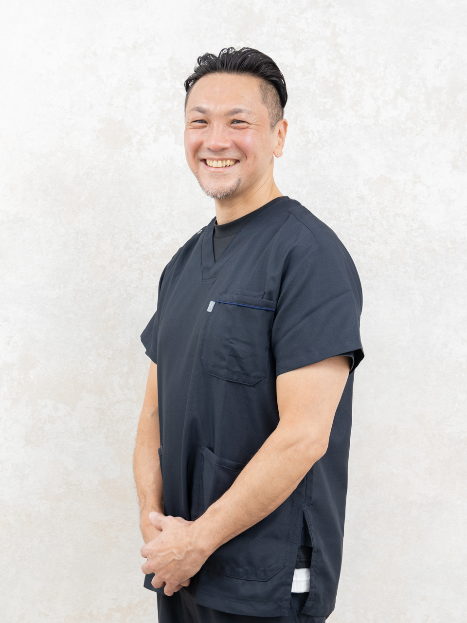 表晃史 — 店長・整体師